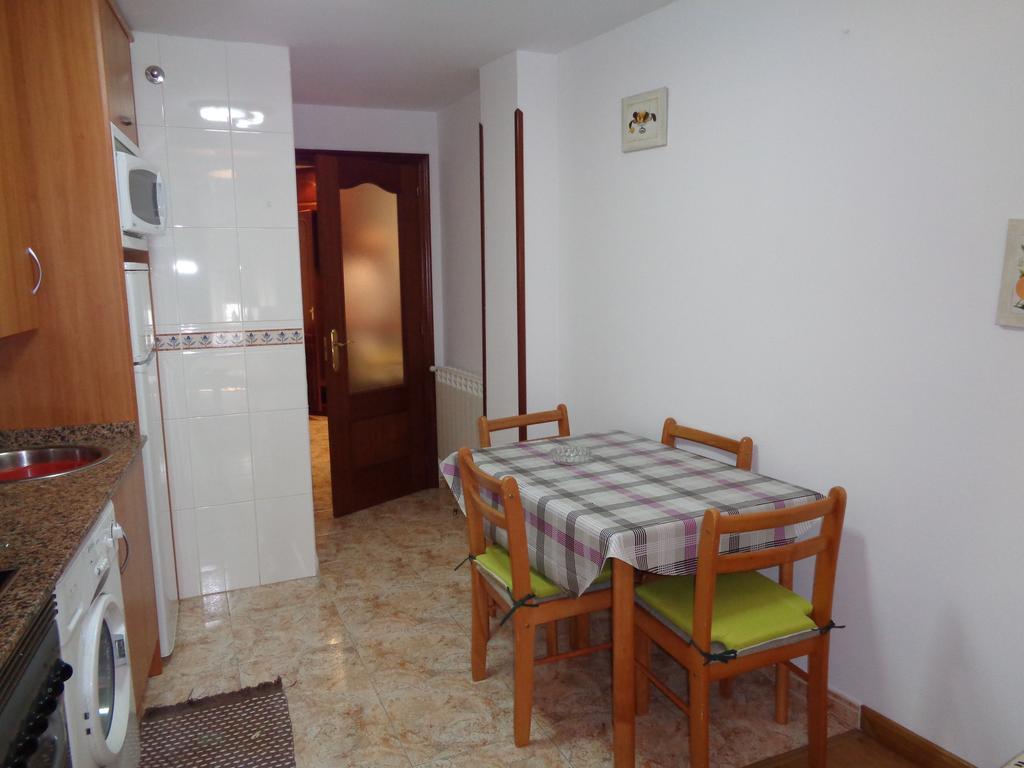 Apartamentos San Pelayo Onís Værelse billede