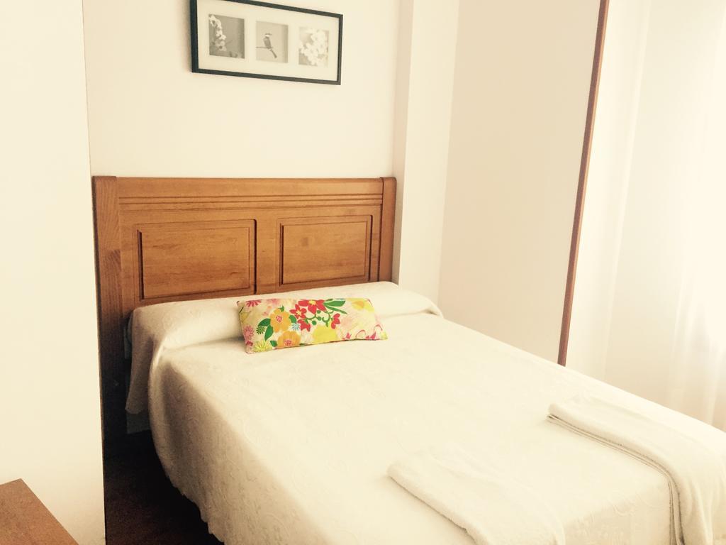 Apartamentos San Pelayo Onís Værelse billede