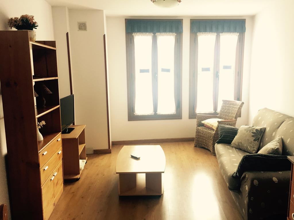 Apartamentos San Pelayo Onís Værelse billede